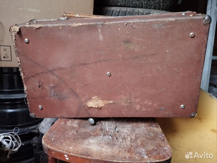 Чемодан старый