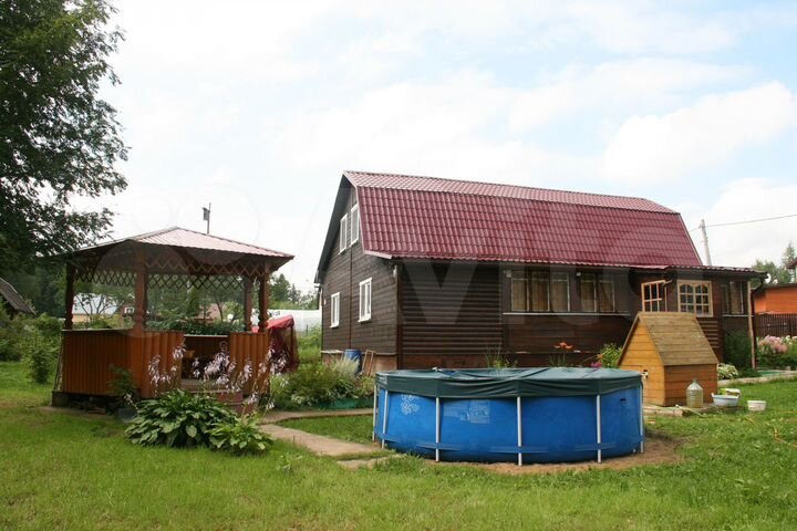 Дом 200 м² на участке 9,4 сот.