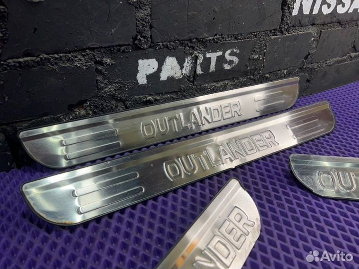 Накладка на порог Mitsubishi Outlander