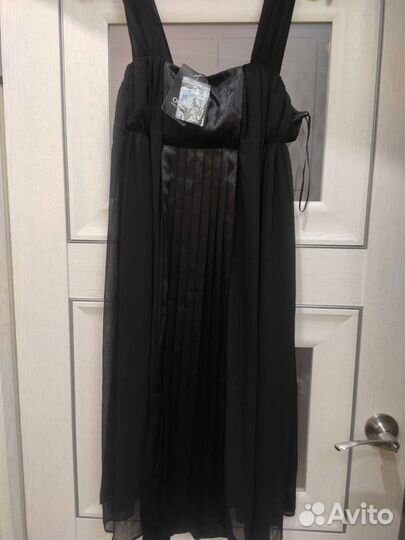 Платья и костюмы женские