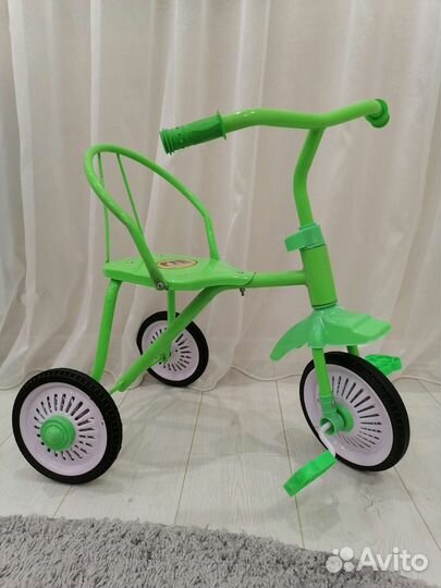 Трехколесный велосипед