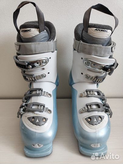 Горнолыжные ботинки atomic