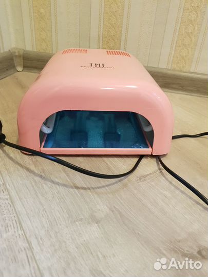 Маникюрная лампа