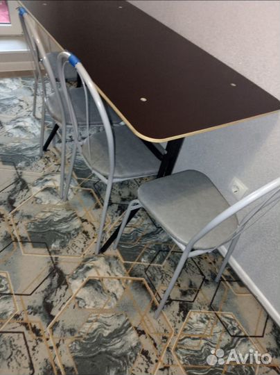 Кухонный стол и стулья комплект бу