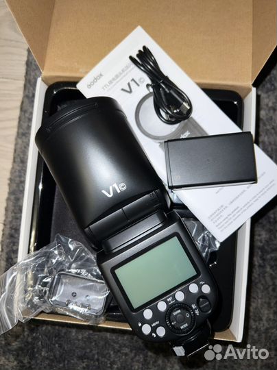 Новая вспышка godox V1 Canon