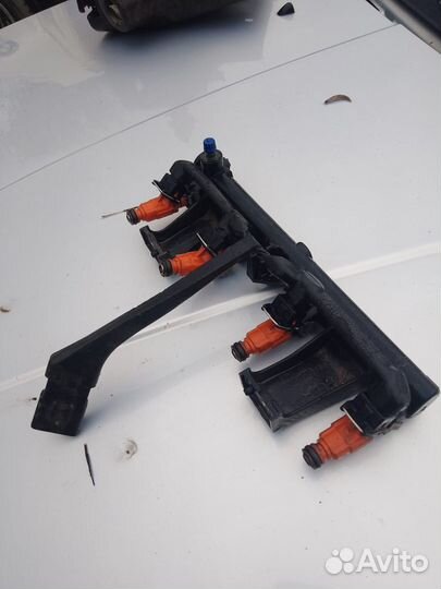 Топливная рампа Пежо 307