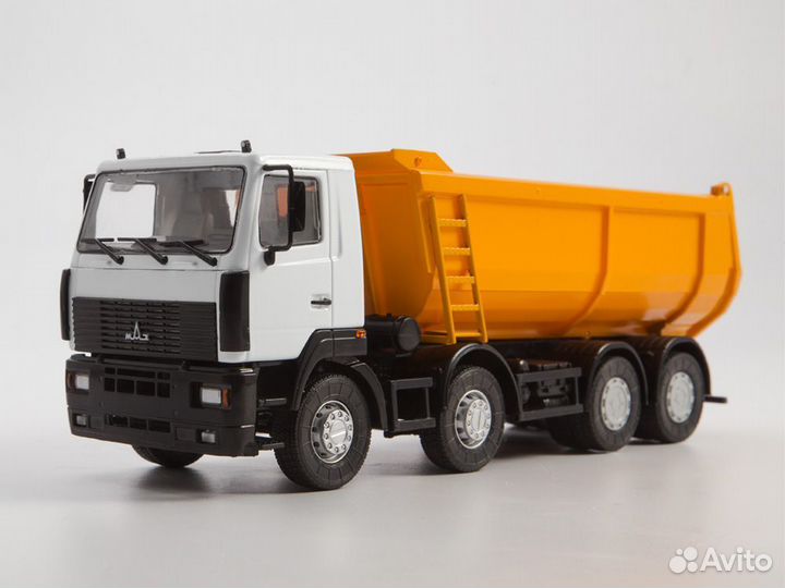 Коллекционная модель автобуса Икарус 250.59