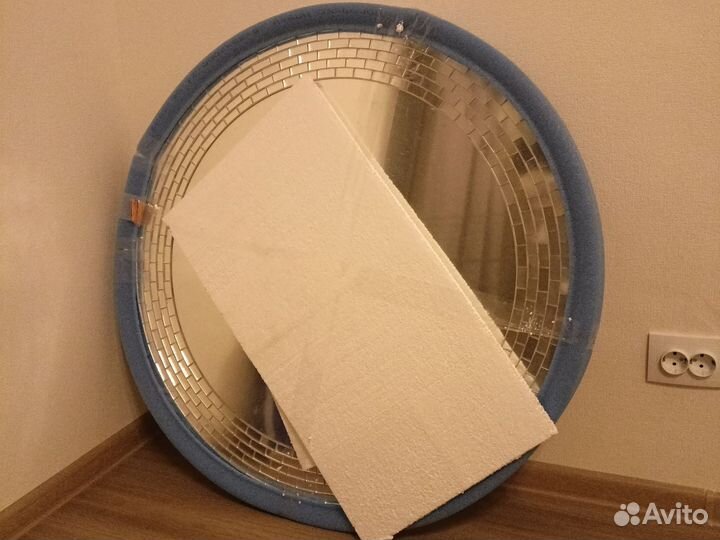 Зеркало настенное круглое большое