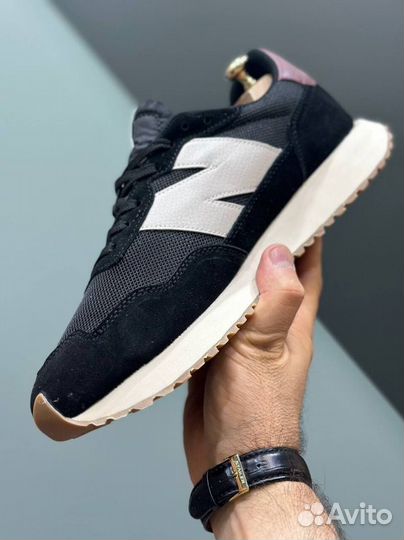 New Balance 237