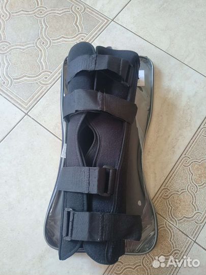 Тутор на коленный сустав