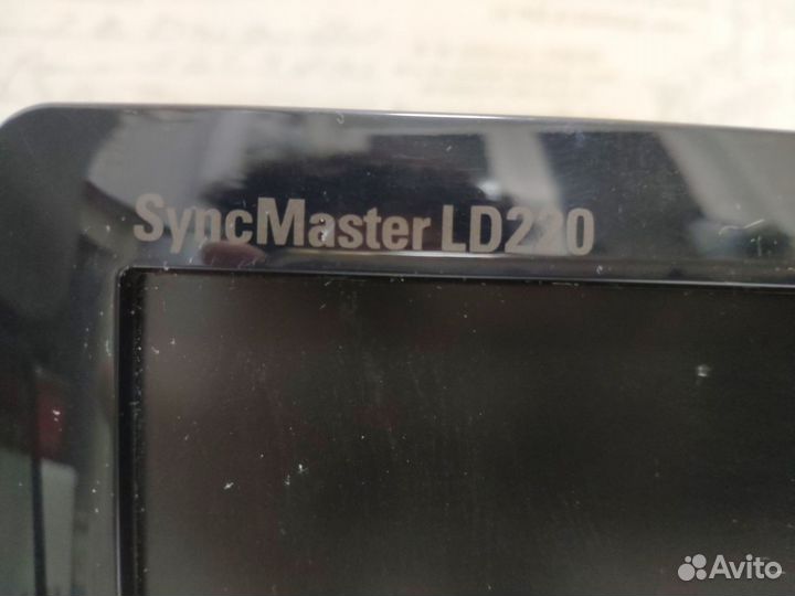 Монитор Samsung SyncMaster LD220
