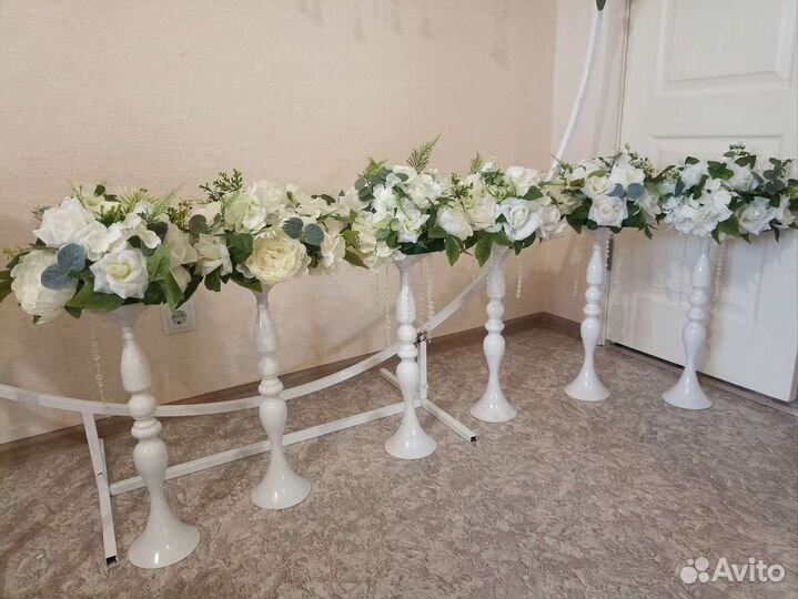 Стойки с цветами на столы