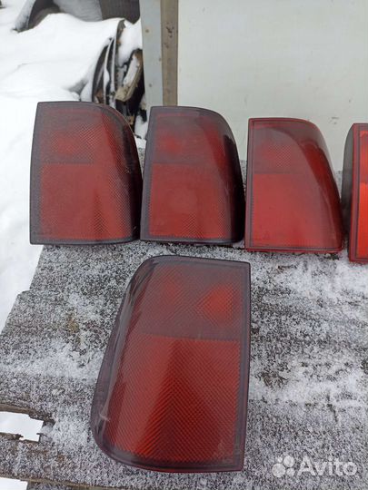 Фонари стоп сигналы Ниссан Террано и Форд Маверик