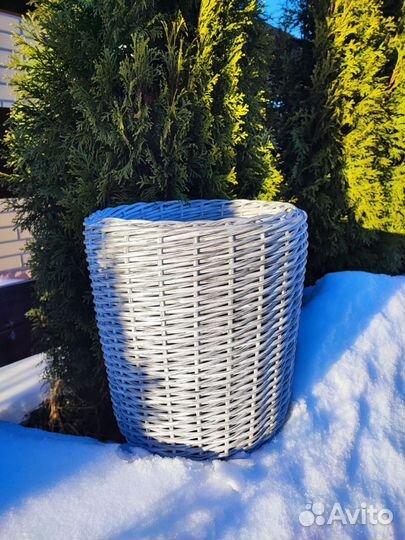 Кашпо из ротанга