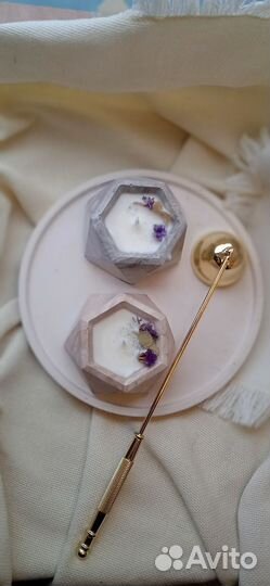 Ароматическая свеча с сухоцветами в подсвечнике