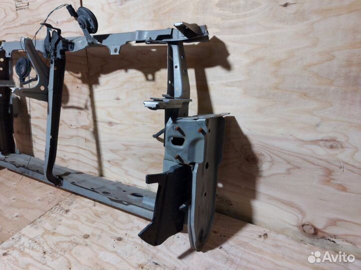 Рамка радиатора Toyota Premio ZZT240 1zzfe 2002