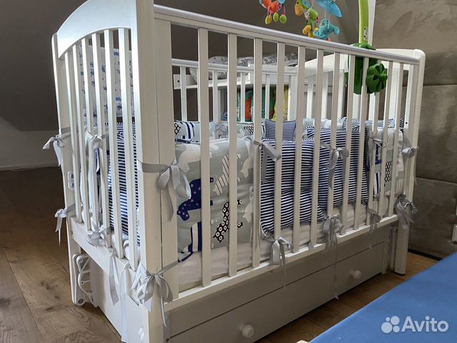 Детская кроватка гандылян, на маятниковом механизм