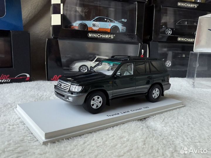 Land Cruiser 100 (1:43 Spark)
