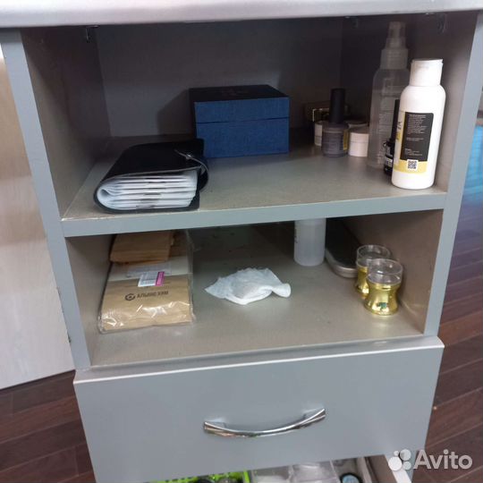 Стол для маникюра бу