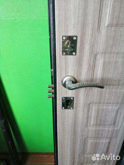 Дверь входная металлическая бу