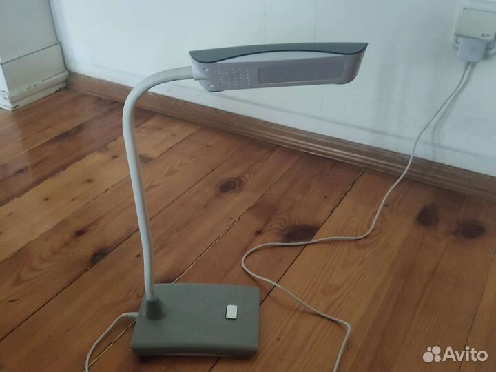 Светодиодный светильник настольный