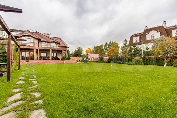 Дом 430 м² на участке 16 сот.