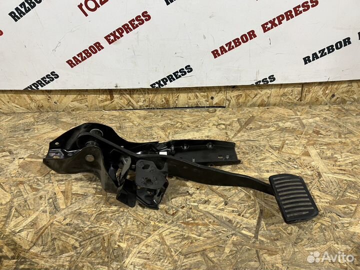 Педаль тормоза Ford Mondeo IV 4