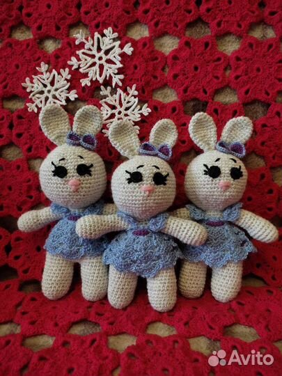 Вязаные игрушки заяц