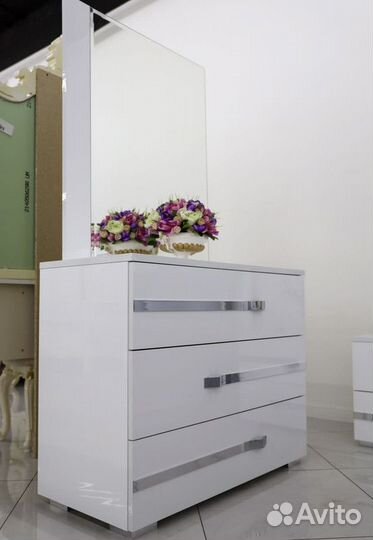 Спальный гарнитур Венеция Купе Белый Фабрика