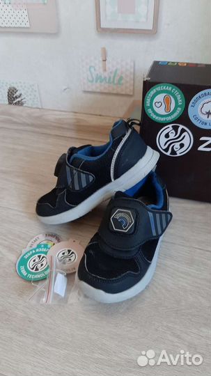 Кроссовки zebra 26