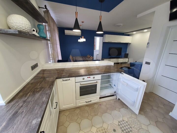 4-к. квартира, 100 м², 8/10 эт.