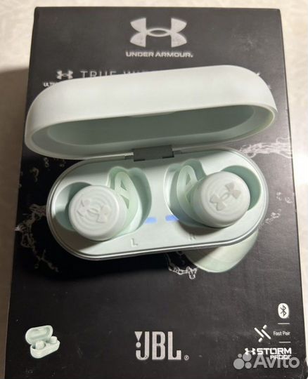 Беспроводные наушники JBL UA streak мятные