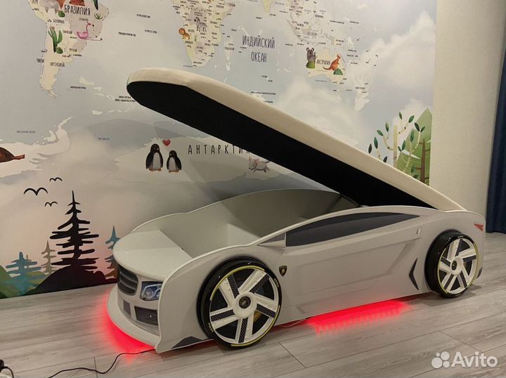 Детская кровать машинка