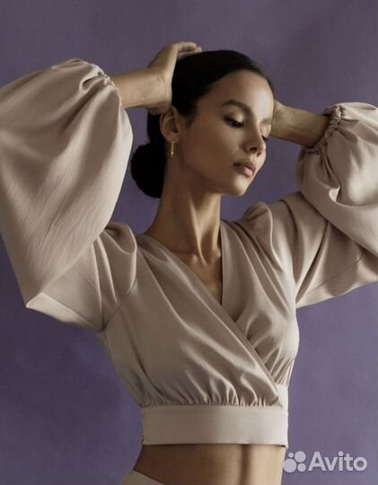Новый топ (блуза) Lichi с рукавами-буфами размер L