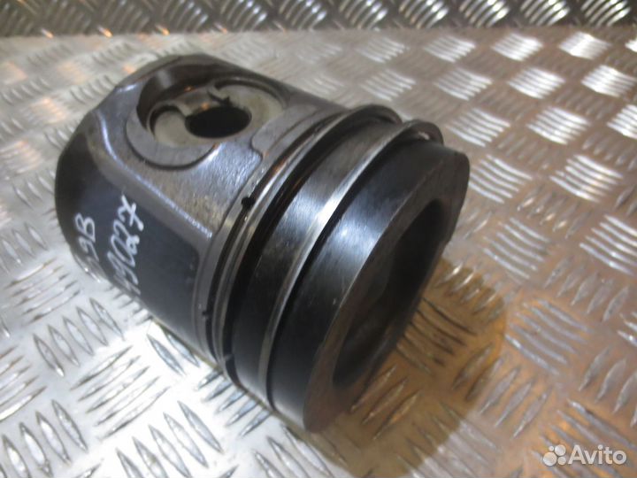 Поршень Volvo 20778879