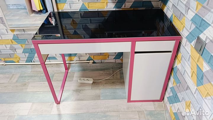 Письменный стол IKEA