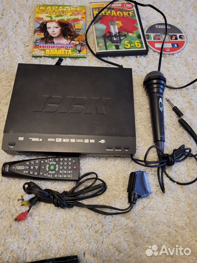 Dvd плеер с караоке BBK DVP 158 SI