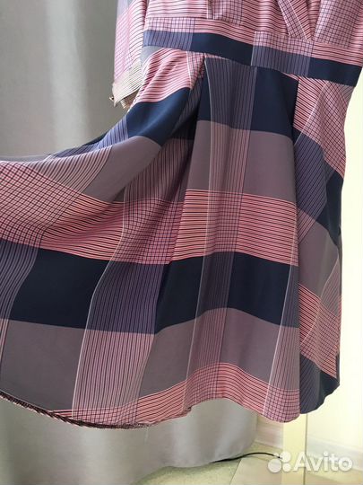 Платье офисное клетка новое