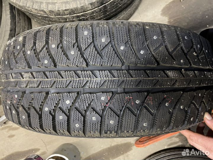 Bridgestone Ice Cruiser 7000 225/55 R17