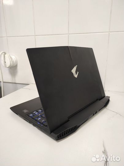 Геймерский ноутбук Gigabyte Aorus X3