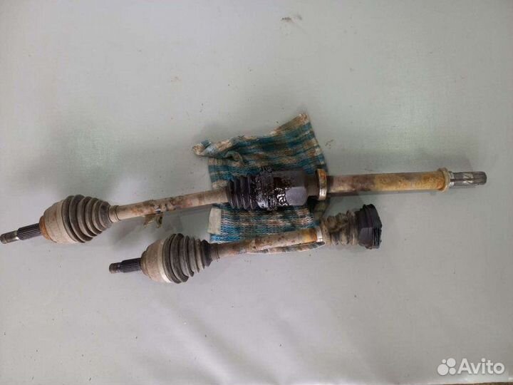 Привод Renault Megane седан K4MT 760 2005