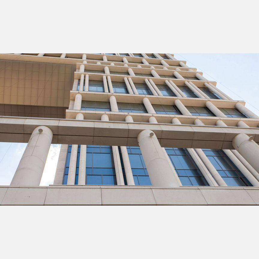 3-к. квартира, 105 м², 18/23 эт.