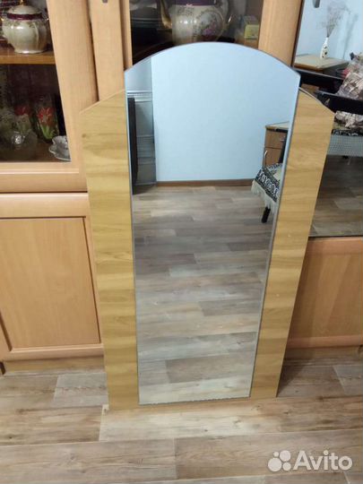 Зеркало настенное