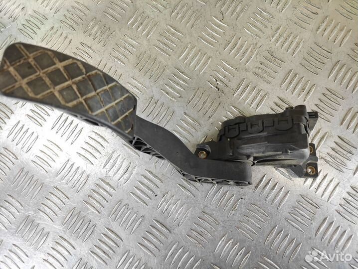Педаль газа Volkswagen Golf 3