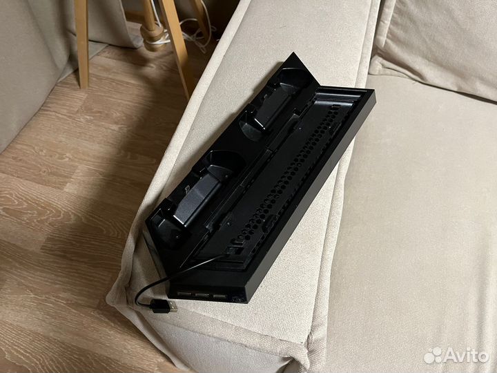 Зарядная станция для геймпадов и консоли на ps4