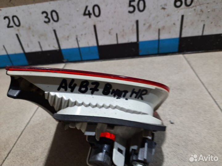 Фонарь задний внутренний правый Audi A4 B7