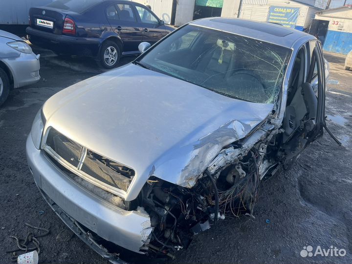 Audi A4 1.8 МТ, 2004, битый, 100 000 км
