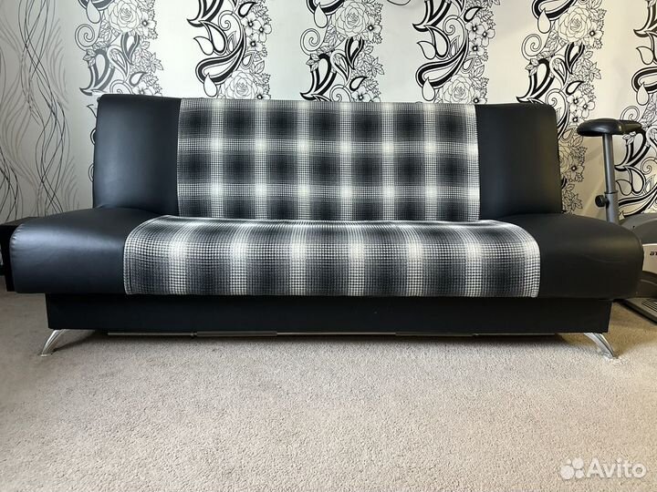 Кожаный диван бу