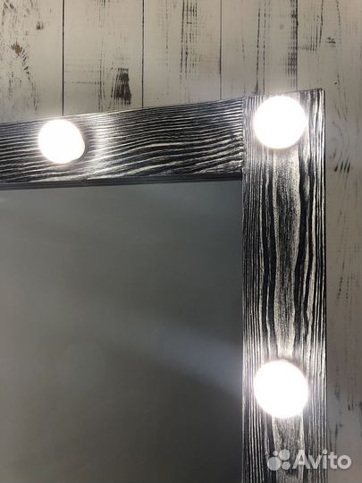 Зеркало с лампочками