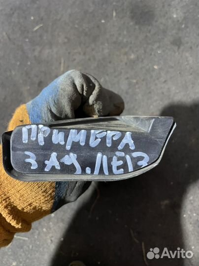 Накладка уголок задней двери Nissan Primera P12